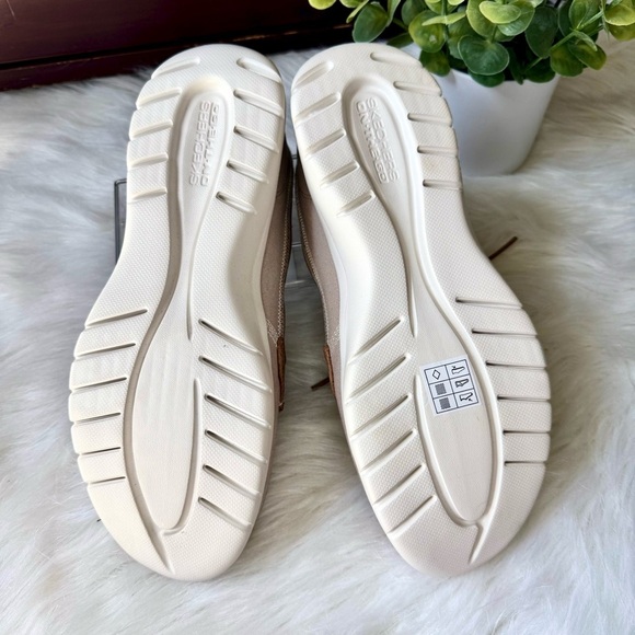 Skechers On-The-Go Flex Embark Tan Canvas & Leather Slip On Boat Shoes Size 9 - Picture 13 of 16
